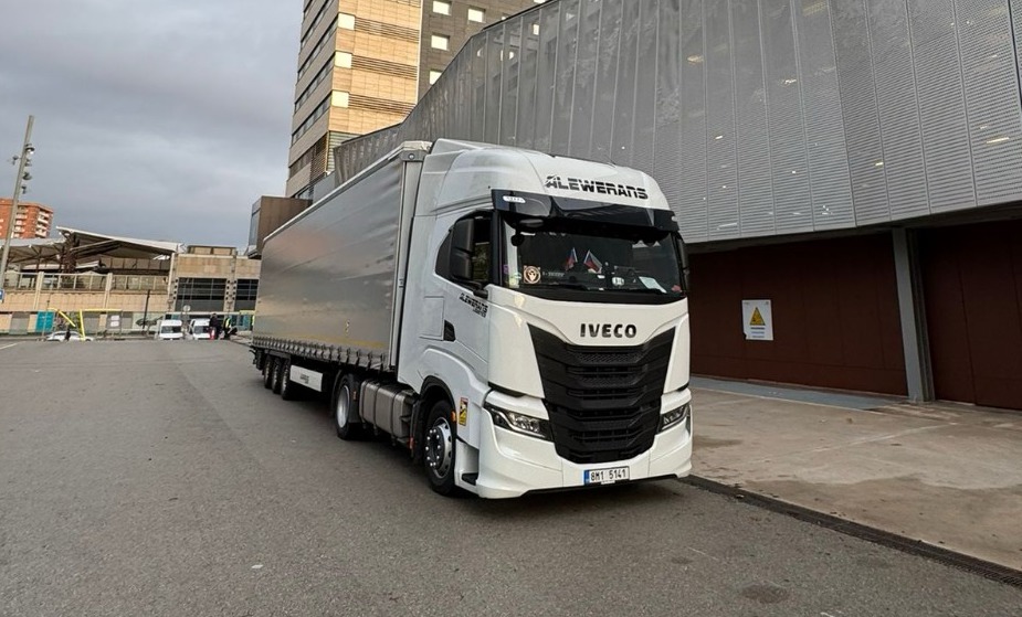 Vozidlo IVECO S-WAY 530 + SCHMITZ MEGA návěs